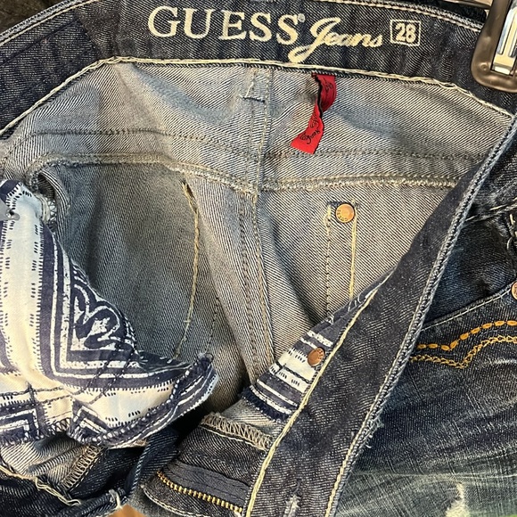 Guess Flare Leg Jeans with Design on Back Pockets. Size 28. - Picture 8 of 9